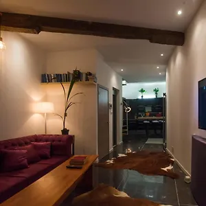 https://full-4-floors-house-at-the-center.hotelsghent.com